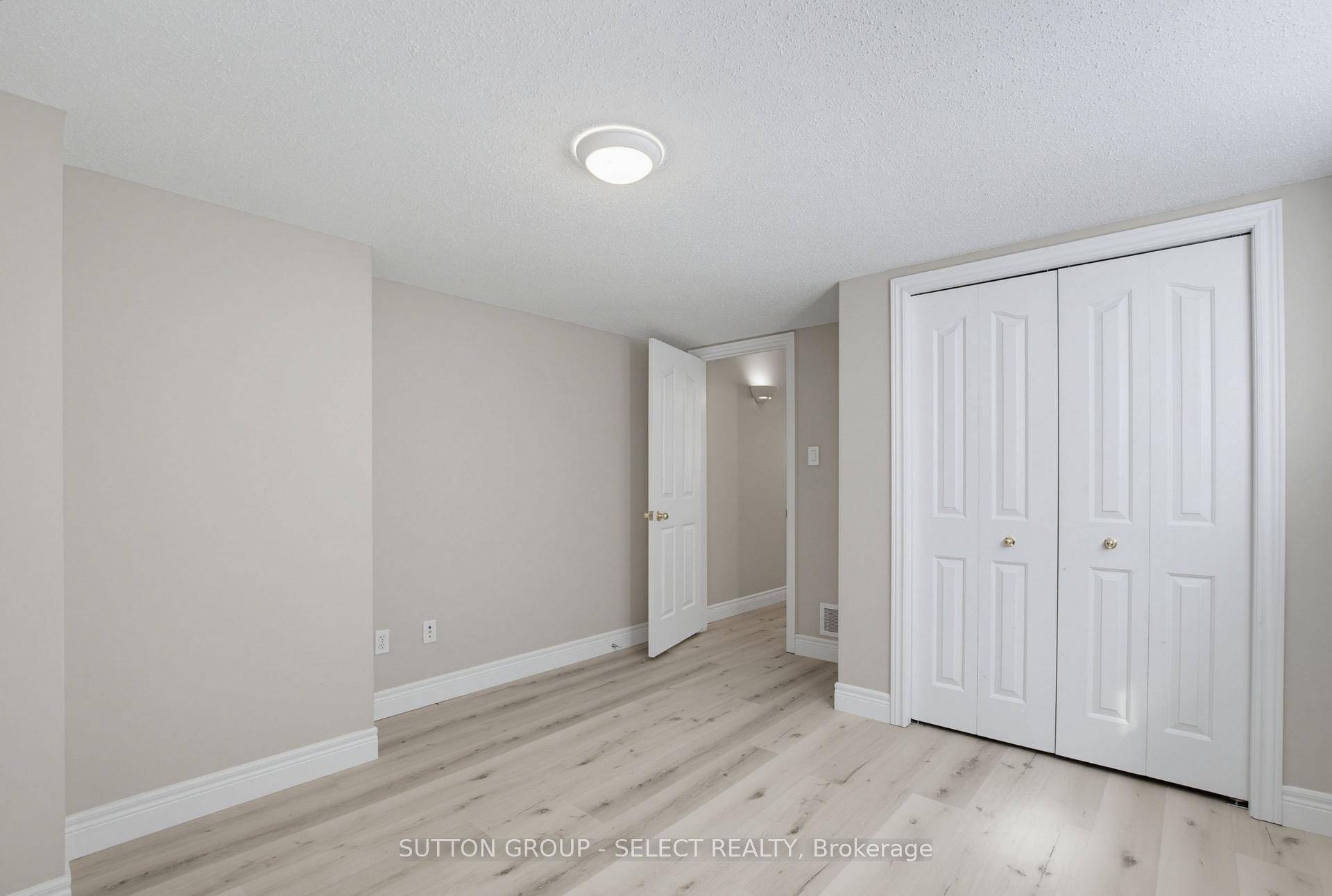 Photo 37 of 858 Cresthaven Crescent, London, South L — HOMEH