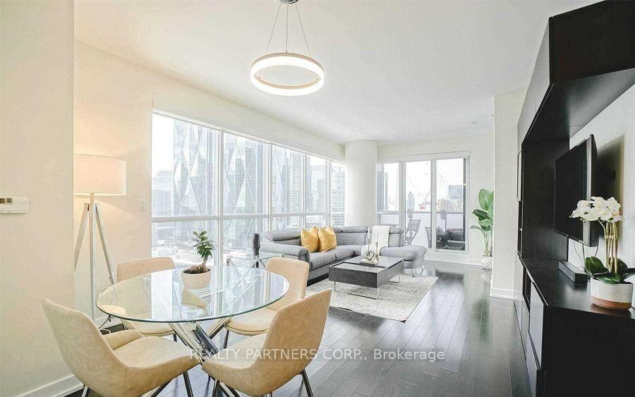 Photo 6 of Unit 3402, 1 The Esplanade Drive, Toronto, Waterfront Communities — HOMEH