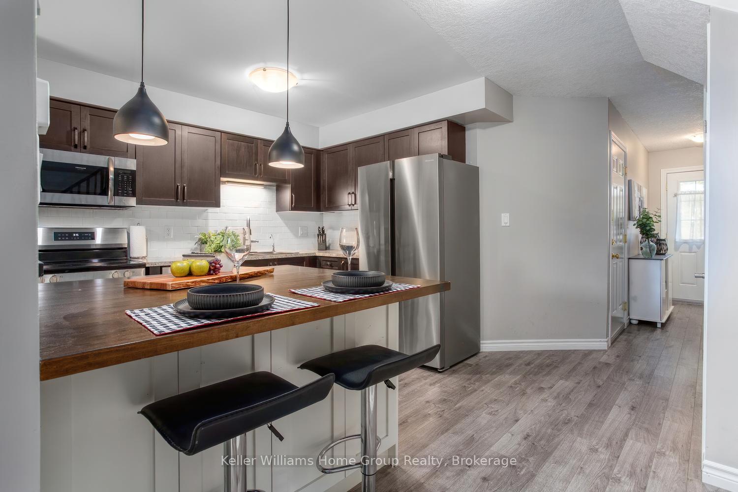 Photo 5 of Unit 21, 30 Imperial Road S, Guelph, Willow West/Sugarbush/West Acres — HOMEH