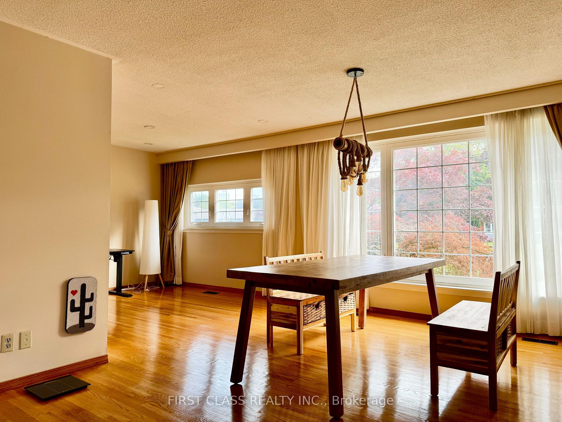 Photo 3 of 64 Grove Park Crescent, North York, Don Valley Village — HOMEH
