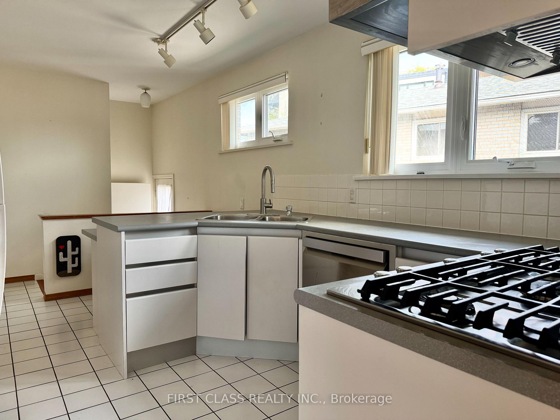 Photo 6 of 64 Grove Park Crescent, North York, Don Valley Village — HOMEH