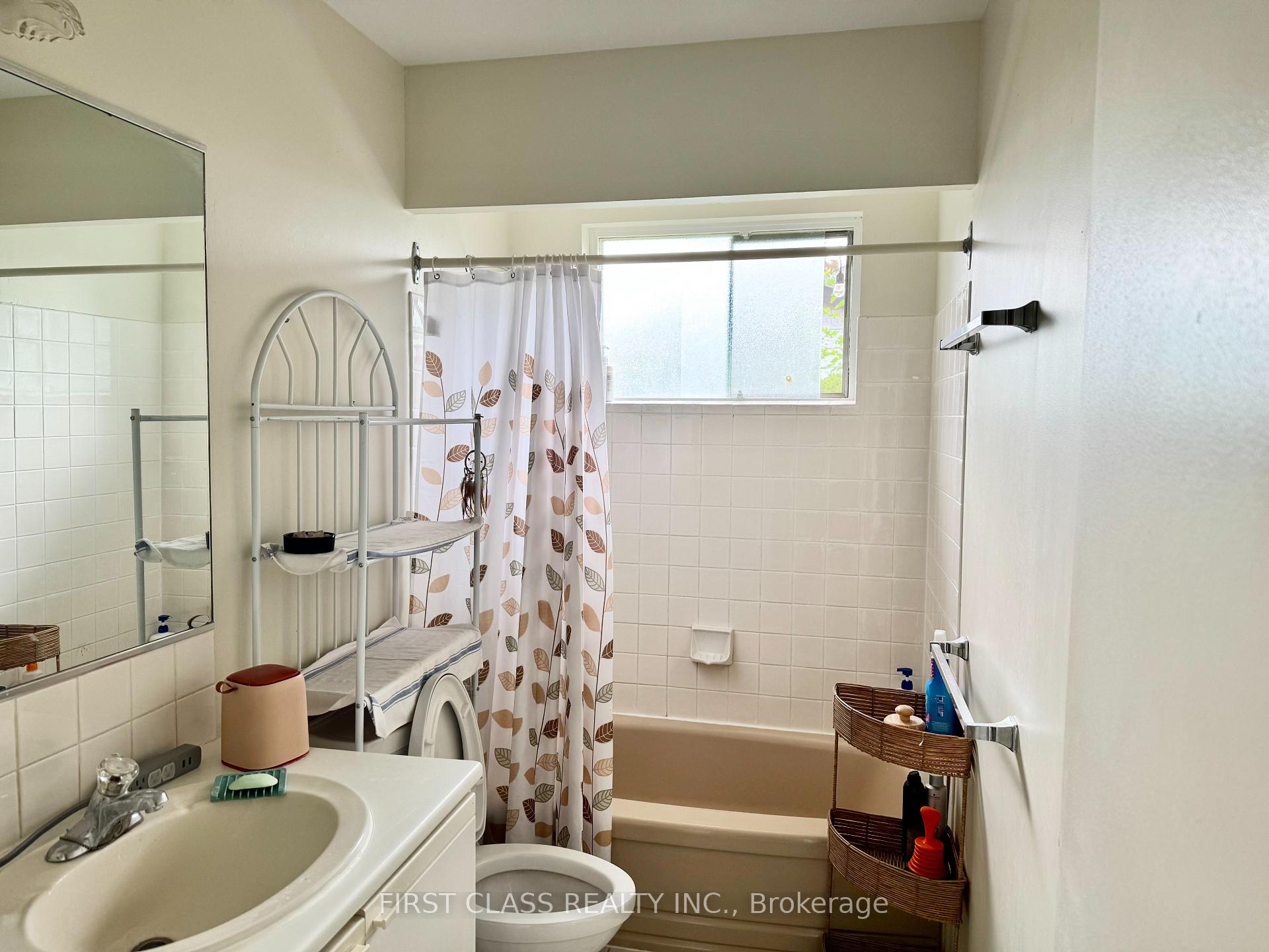 Photo 8 of 64 Grove Park Crescent, North York, Don Valley Village — HOMEH