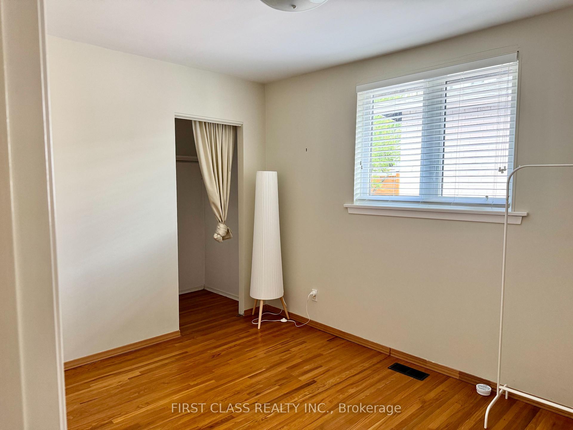 Photo 7 of 64 Grove Park Crescent, North York, Don Valley Village — HOMEH
