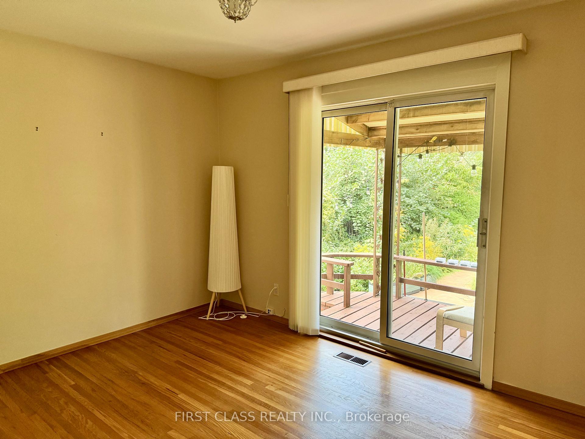 Photo 9 of 64 Grove Park Crescent, North York, Don Valley Village — HOMEH
