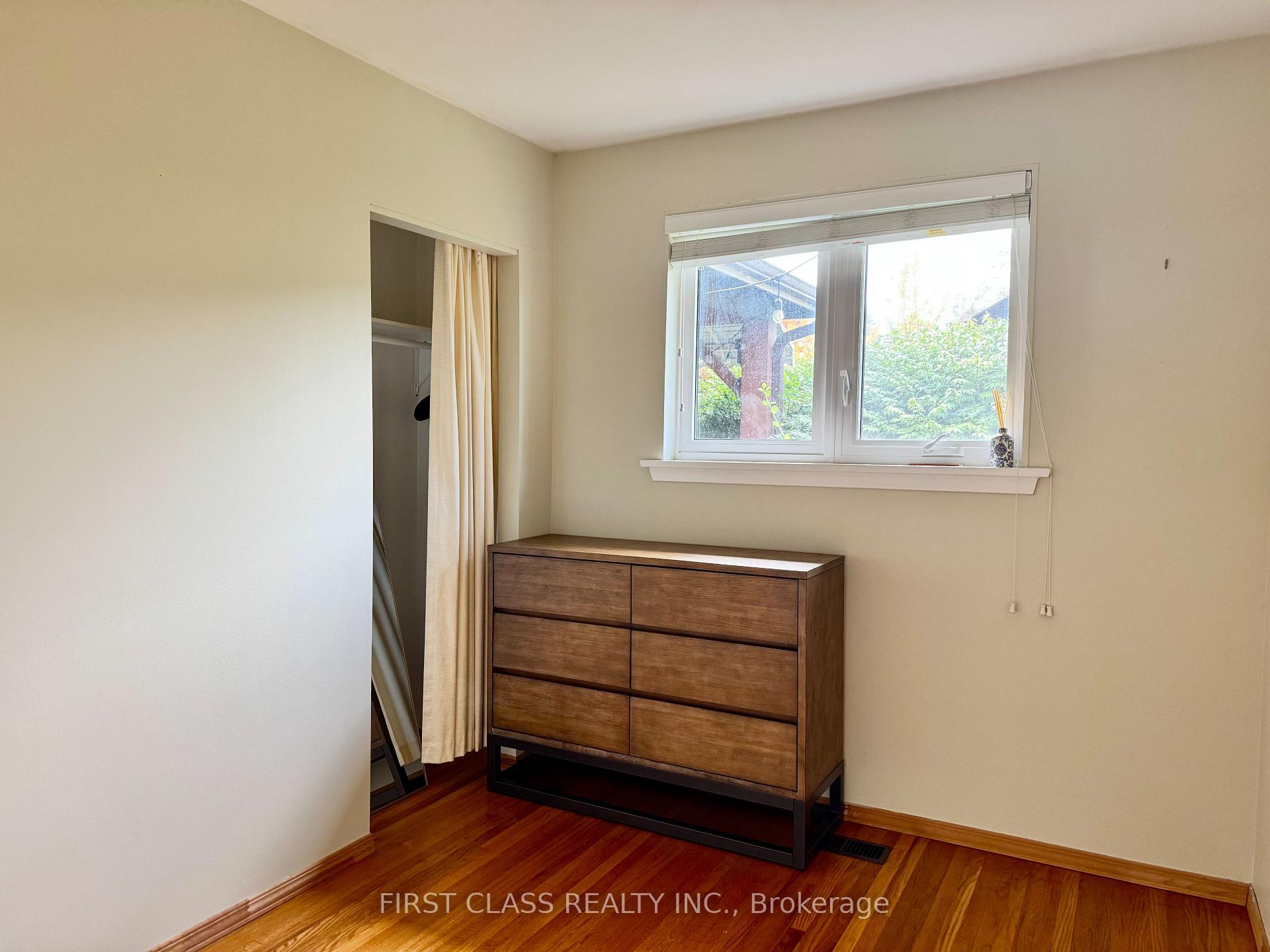 Photo 10 of 64 Grove Park Crescent, North York, Don Valley Village — HOMEH