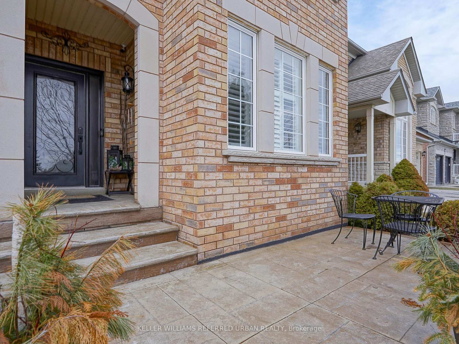 Photo 2 of 208 Maria Antonia Road, Vaughan, Vellore Village — HOMEH