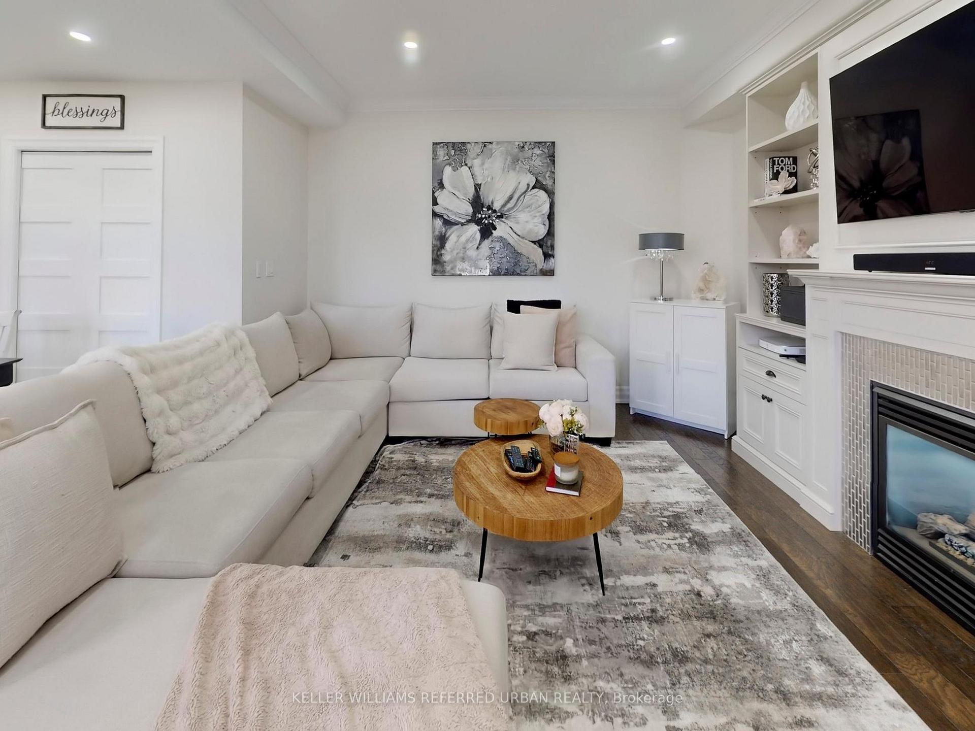 Photo 6 of 208 Maria Antonia Road, Vaughan, Vellore Village — HOMEH