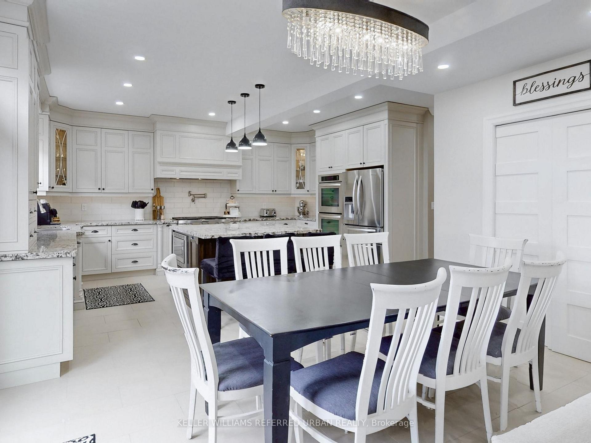 Photo 10 of 208 Maria Antonia Road, Vaughan, Vellore Village — HOMEH