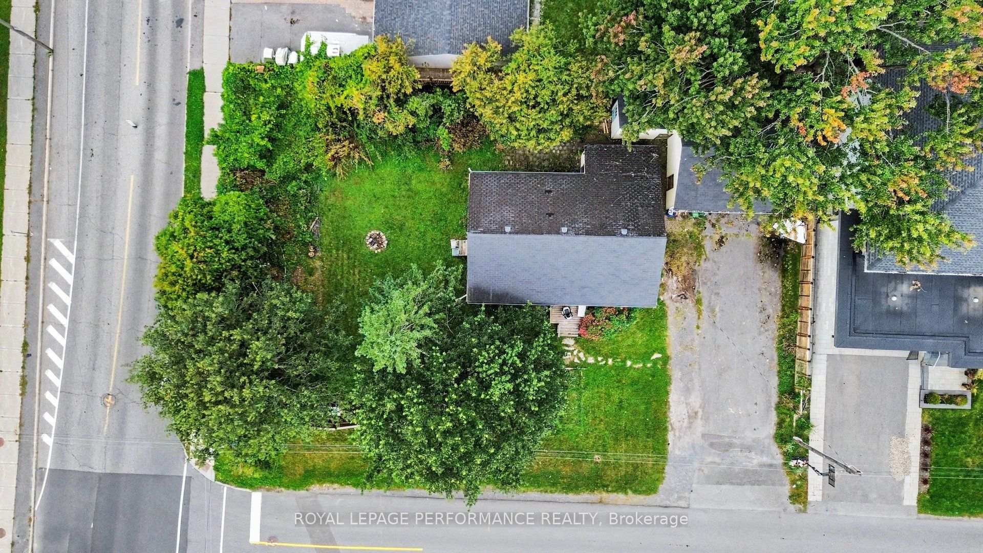 Photo 5 of 119 Fieldrow Street, Ottawa, Meadowlands/Crestview — HOMEH