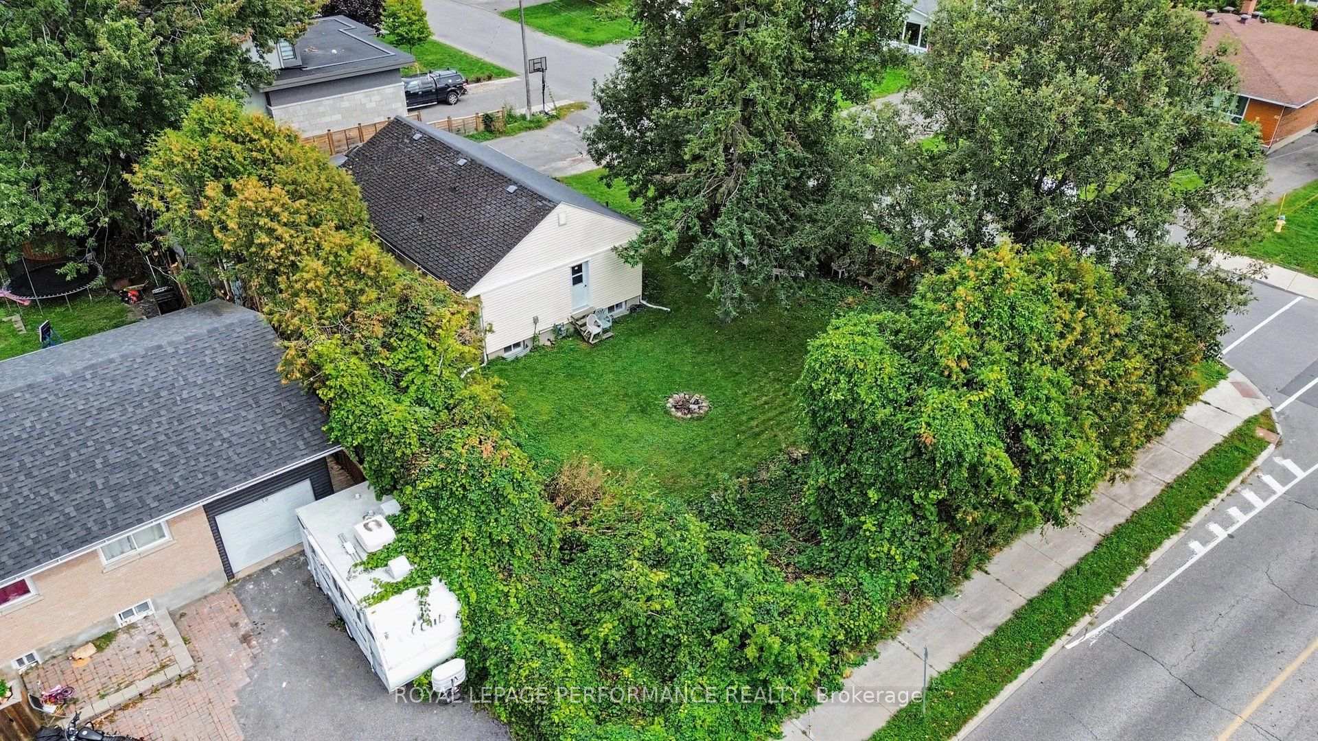 Photo 6 of 119 Fieldrow Street, Ottawa, Meadowlands/Crestview — HOMEH