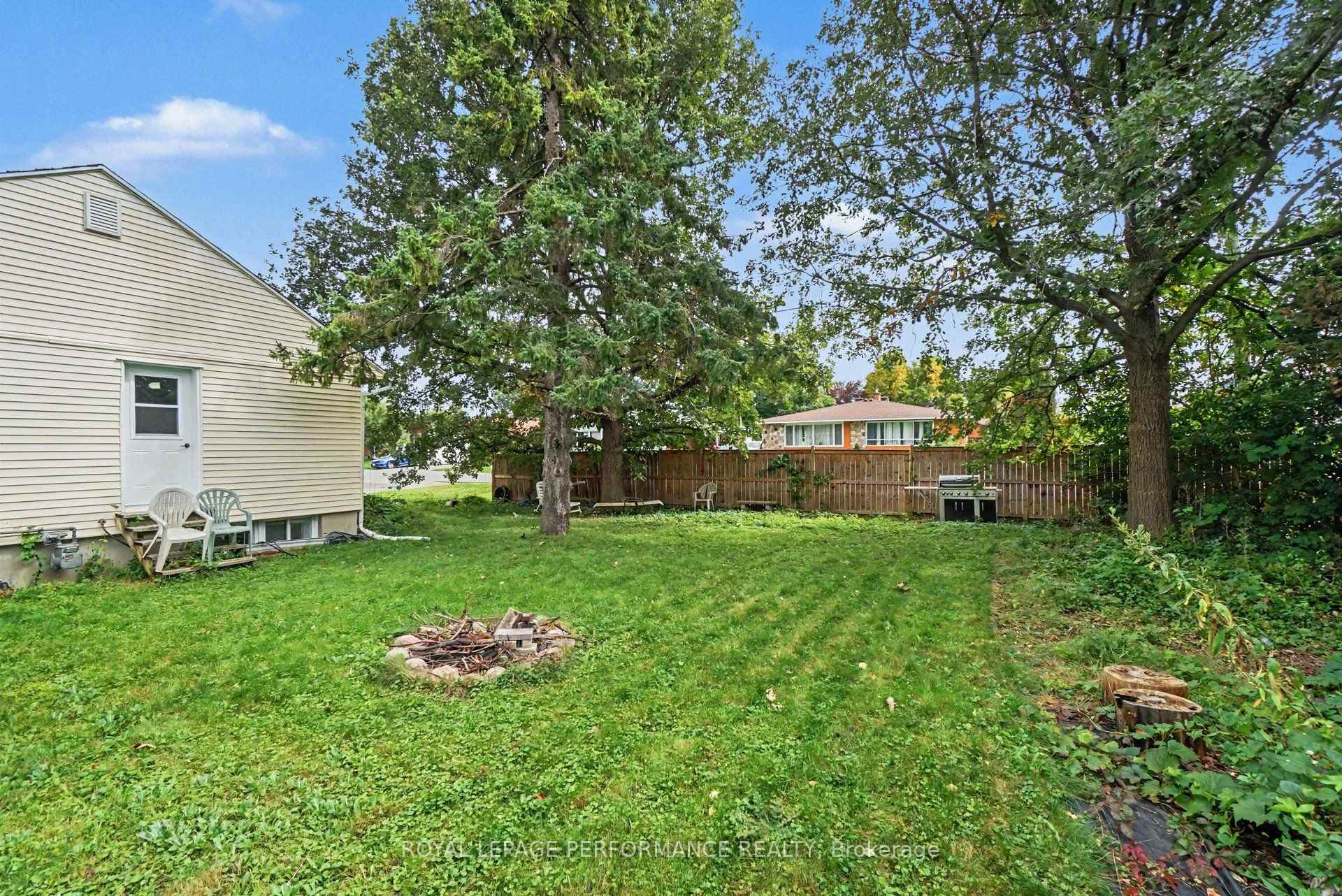 Photo 7 of 119 Fieldrow Street, Ottawa, Meadowlands/Crestview — HOMEH