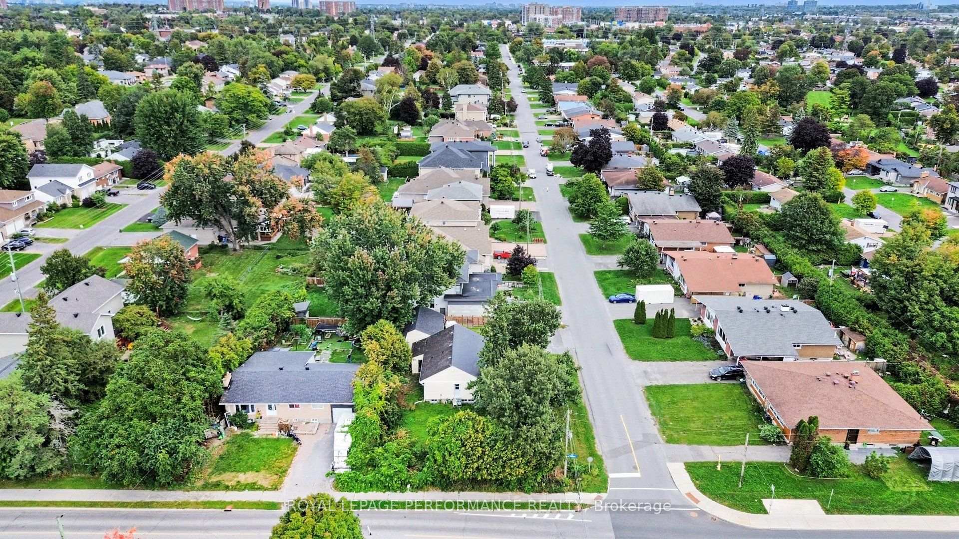 Photo 13 of 119 Fieldrow Street, Ottawa, Meadowlands/Crestview — HOMEH