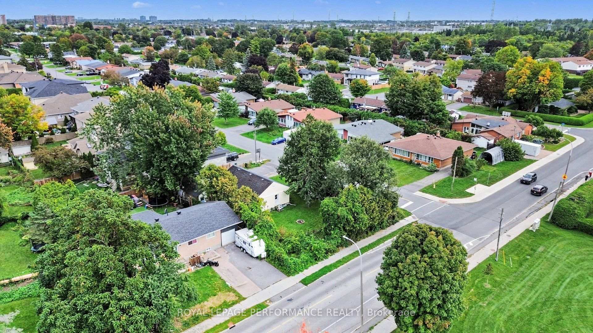 Photo 14 of 119 Fieldrow Street, Ottawa, Meadowlands/Crestview — HOMEH