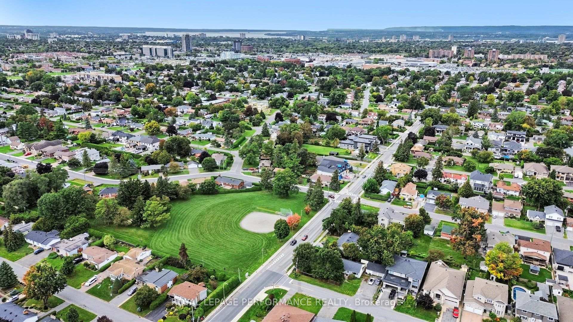 Photo 16 of 119 Fieldrow Street, Ottawa, Meadowlands/Crestview — HOMEH