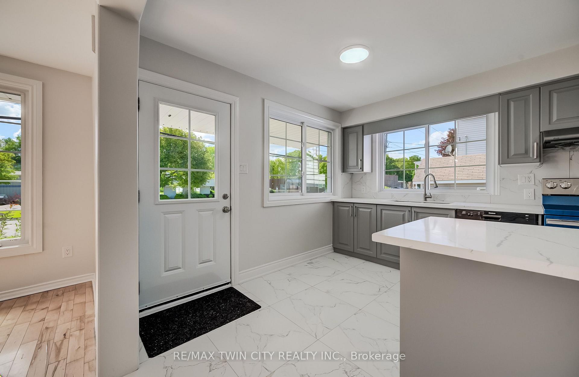 Photo 7 of 176 Samuelson Street, Cambridge, Downtown Cambridge — HOMEH