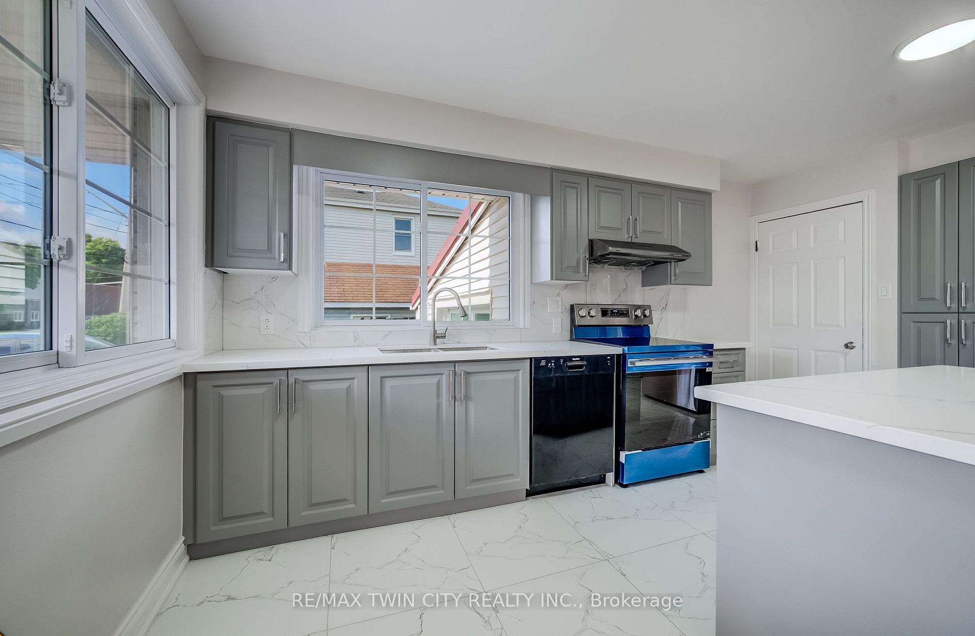 Photo 9 of 176 Samuelson Street, Cambridge, Downtown Cambridge — HOMEH