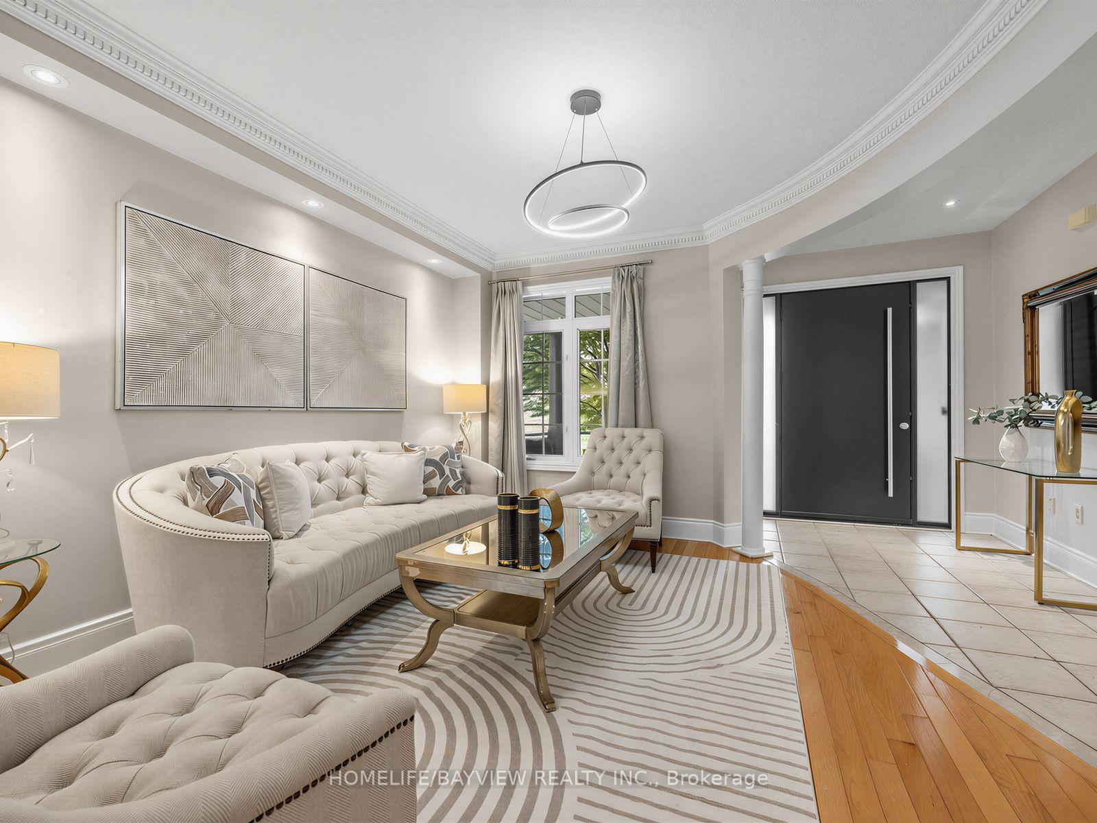 Photo 6 of 61 Wolf Trail Crescent, Richmond Hill, Jefferson — HOMEH
