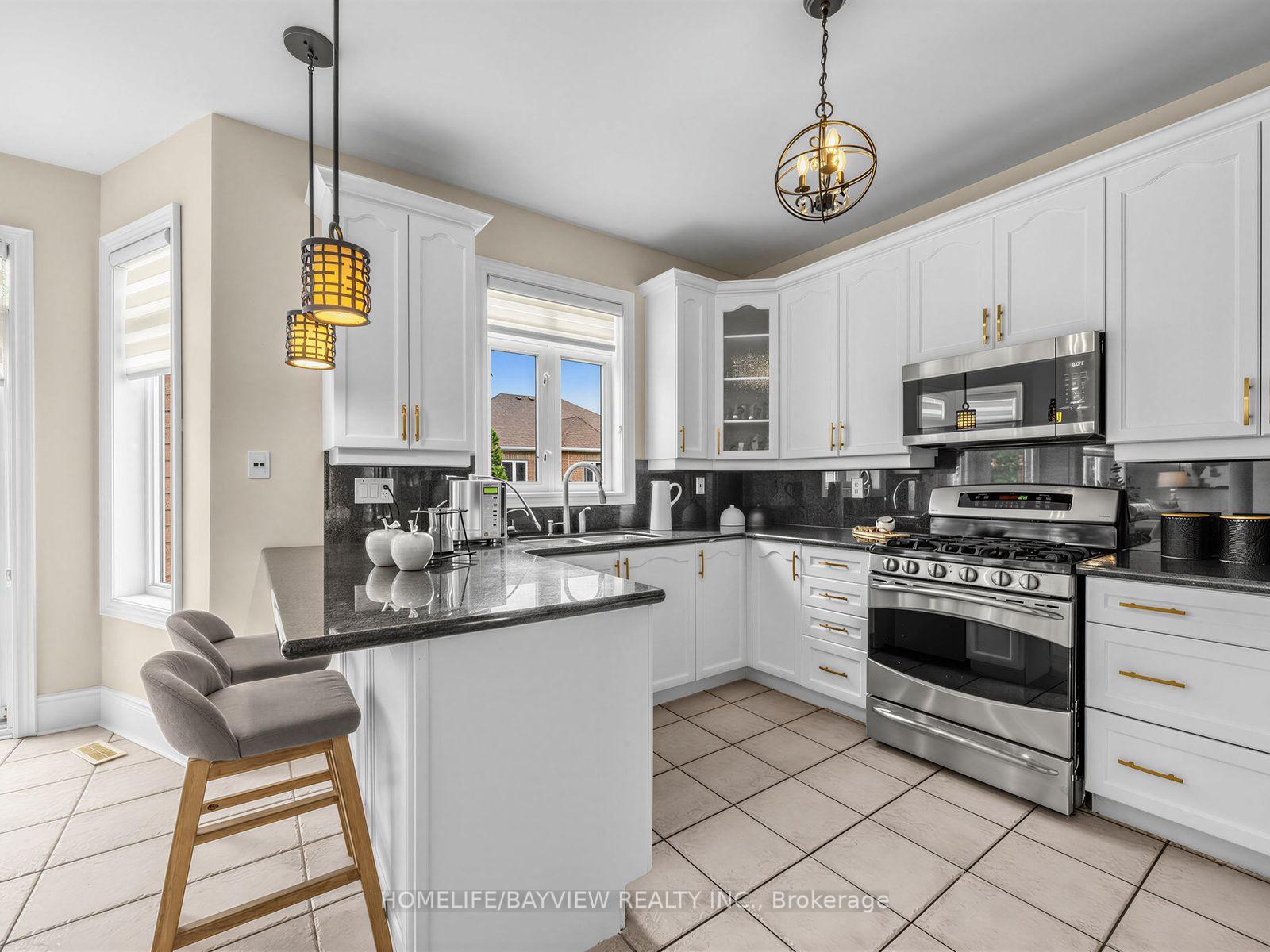 Photo 16 of 61 Wolf Trail Crescent, Richmond Hill, Jefferson — HOMEH