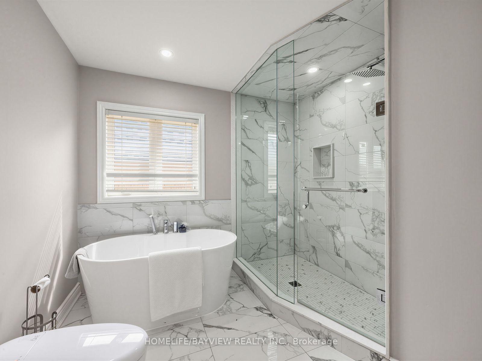 Photo 25 of 61 Wolf Trail Crescent, Richmond Hill, Jefferson — HOMEH