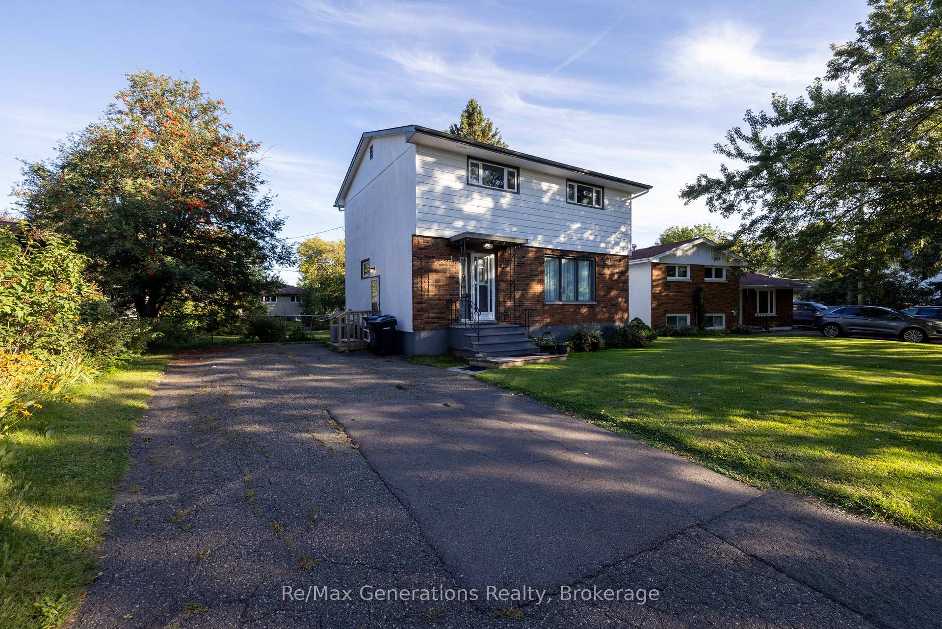 Photo 1 of 235 Maple Avenue, Thunder Bay, Forest Park — HOMEH