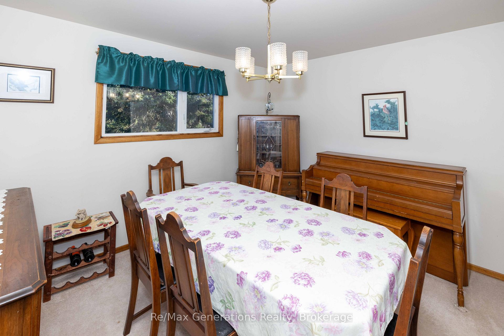 Photo 6 of 235 Maple Avenue, Thunder Bay, Forest Park — HOMEH
