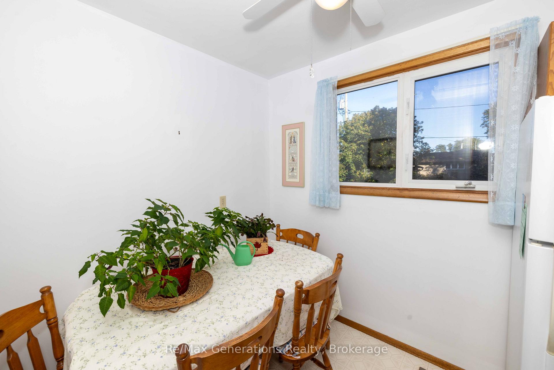 Photo 7 of 235 Maple Avenue, Thunder Bay, Forest Park — HOMEH