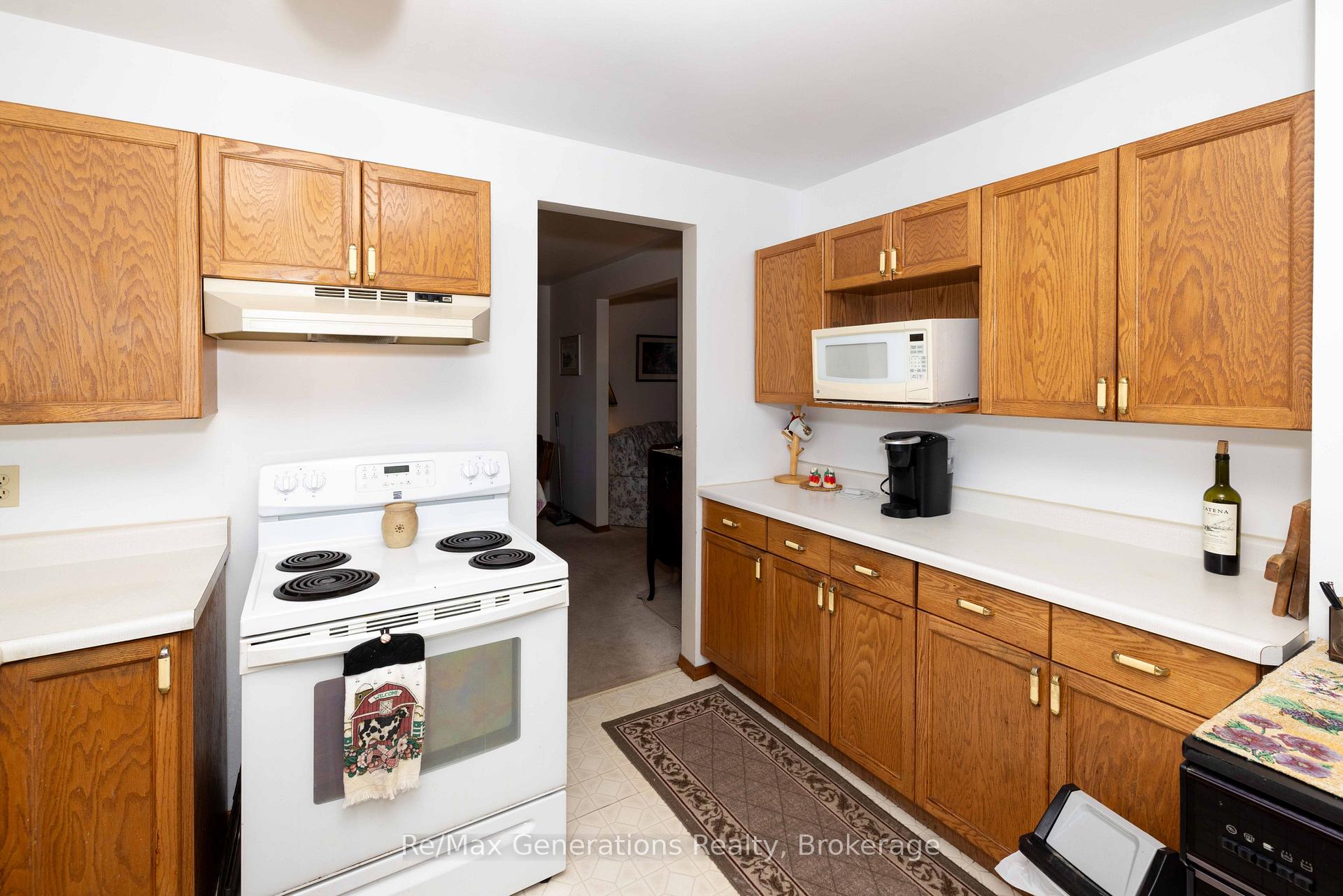 Photo 10 of 235 Maple Avenue, Thunder Bay, Forest Park — HOMEH