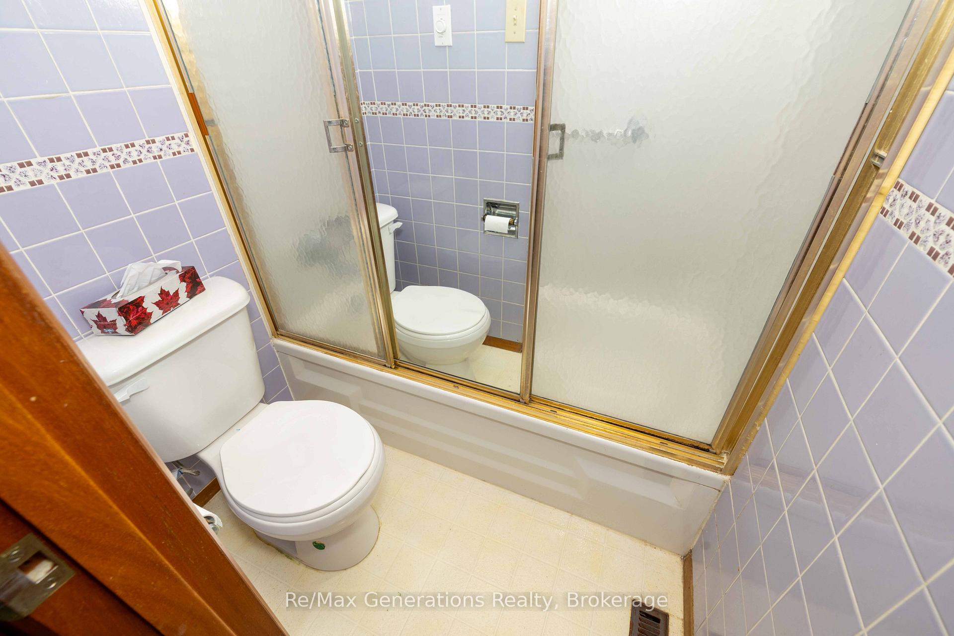 Photo 17 of 235 Maple Avenue, Thunder Bay, Forest Park — HOMEH