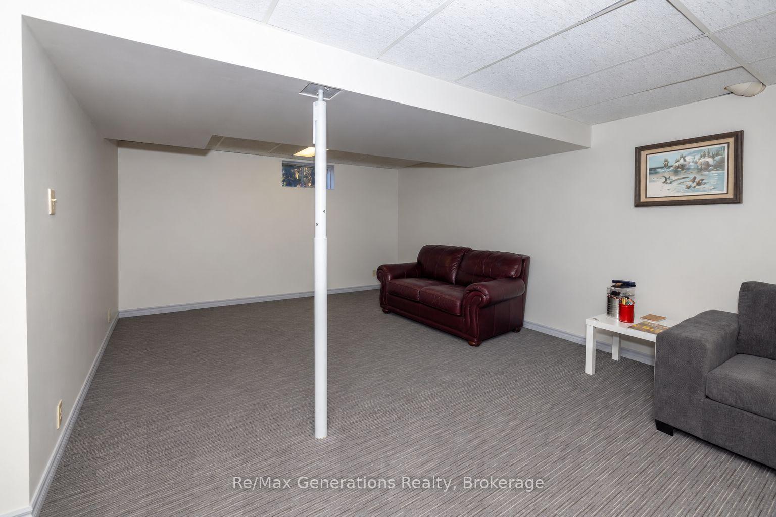 Photo 23 of 235 Maple Avenue, Thunder Bay, Forest Park — HOMEH