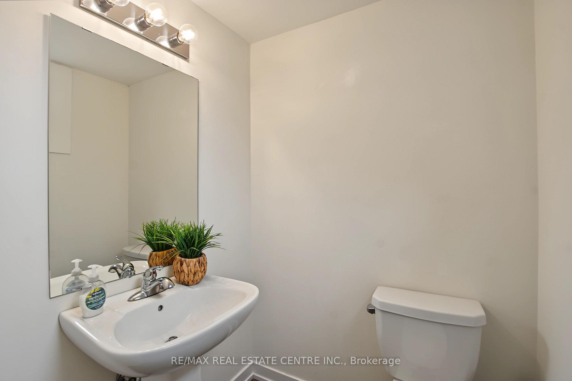 Photo 6 of Unit 32, 1444 Upper Ottawa Street, Hamilton, Templemead — HOMEH