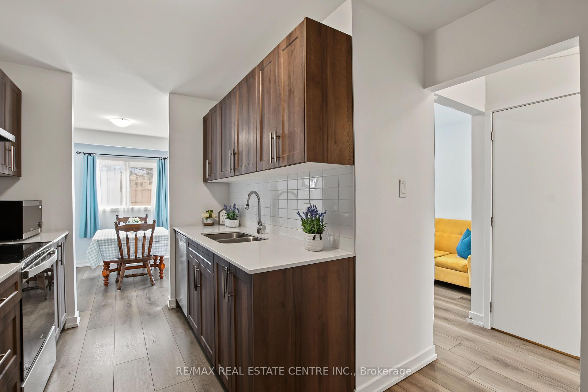 Photo 8 of Unit 32, 1444 Upper Ottawa Street, Hamilton, Templemead — HOMEH
