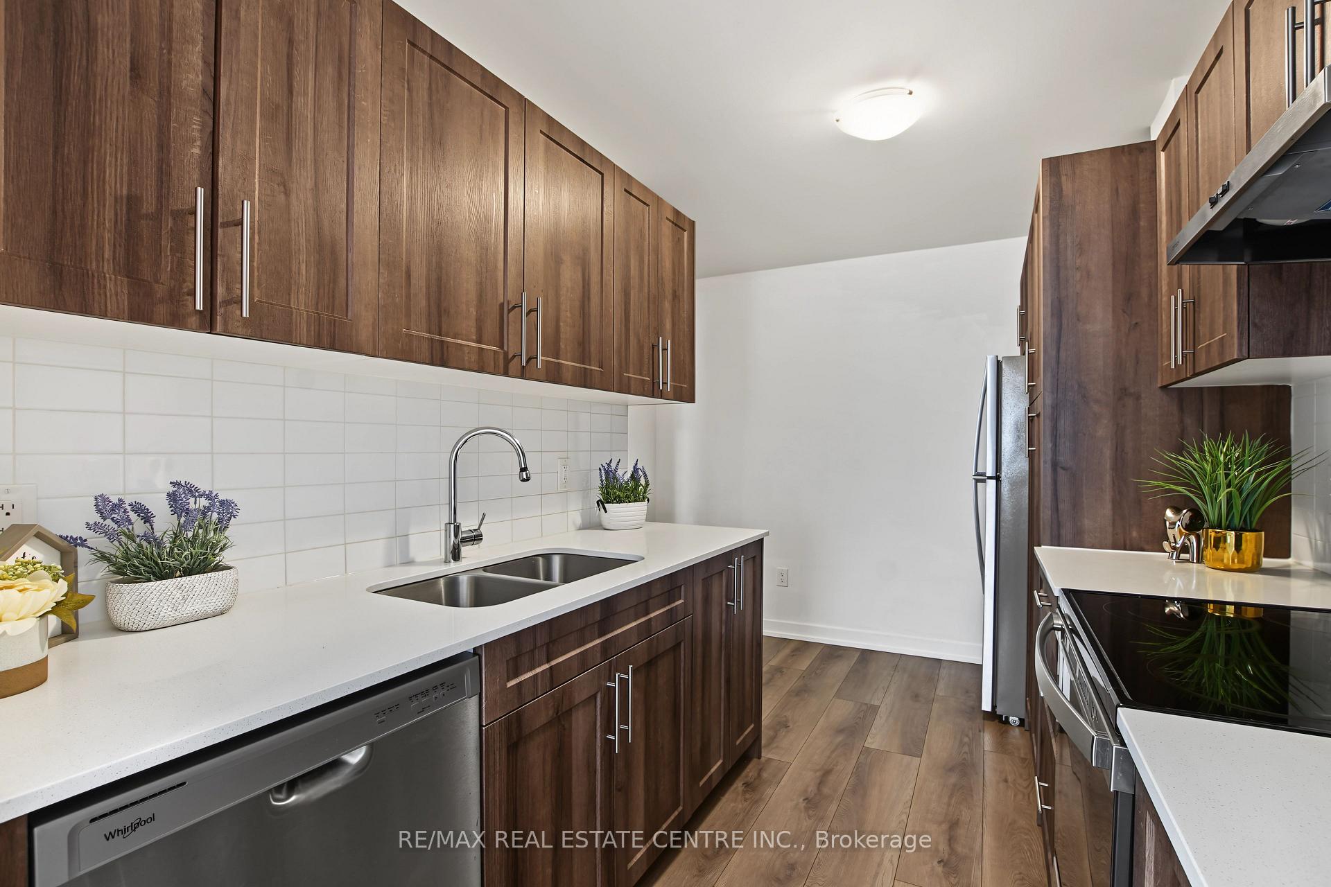 Photo 9 of Unit 32, 1444 Upper Ottawa Street, Hamilton, Templemead — HOMEH
