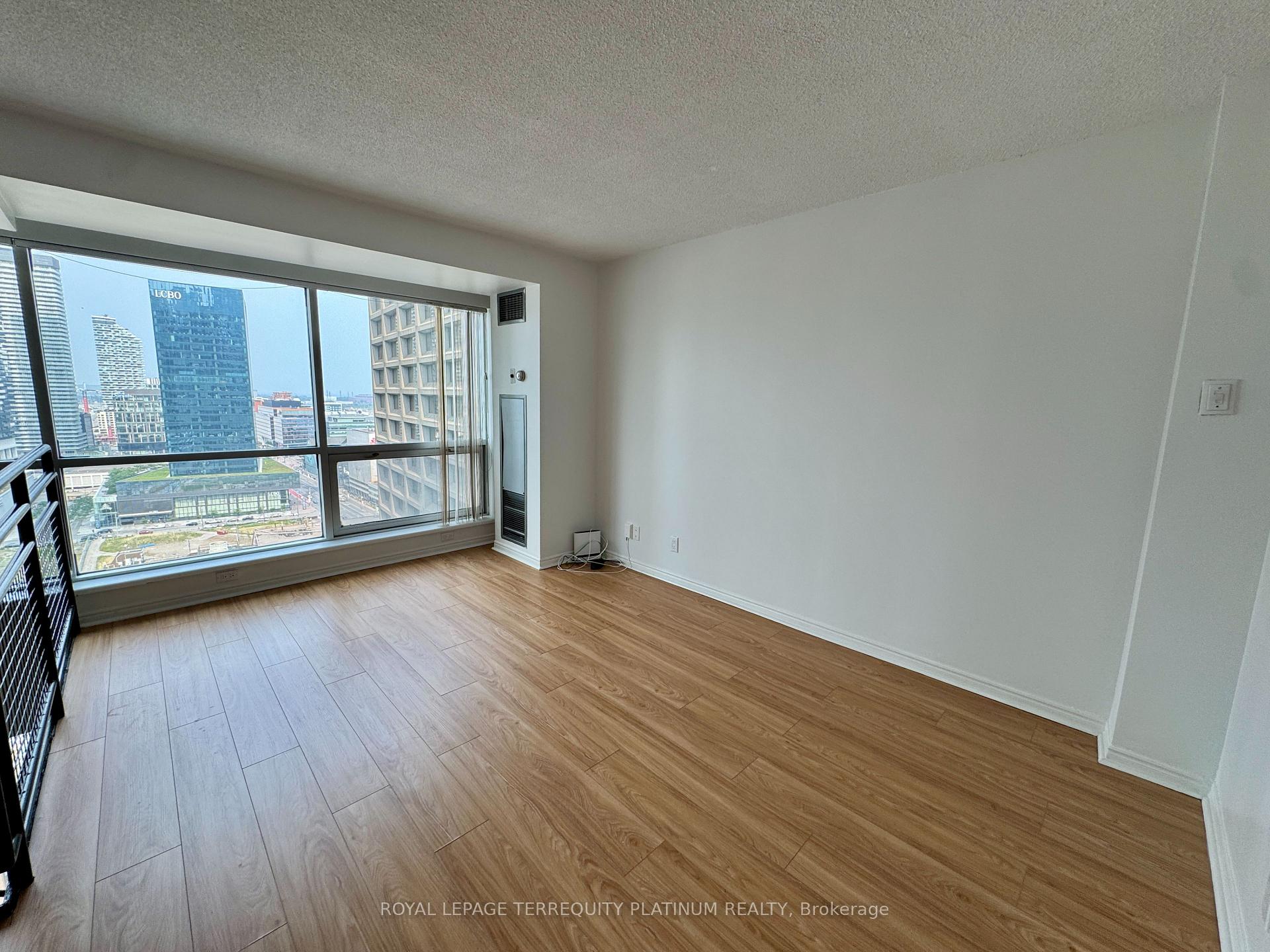 Photo 7 of Unit 2409, 10 Yonge Street, Toronto, Waterfront Communities — HOMEH
