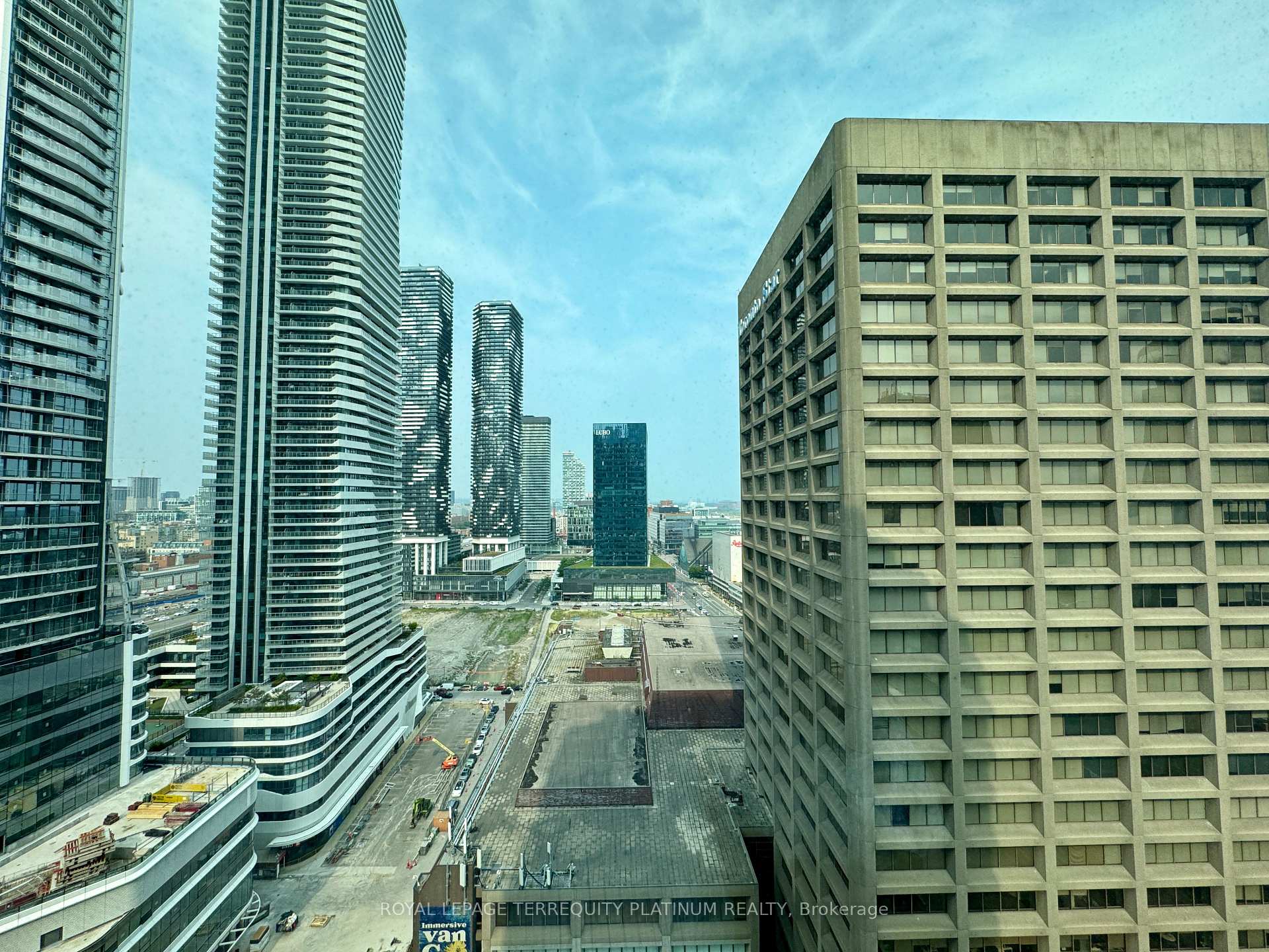 Photo 8 of Unit 2409, 10 Yonge Street, Toronto, Waterfront Communities — HOMEH