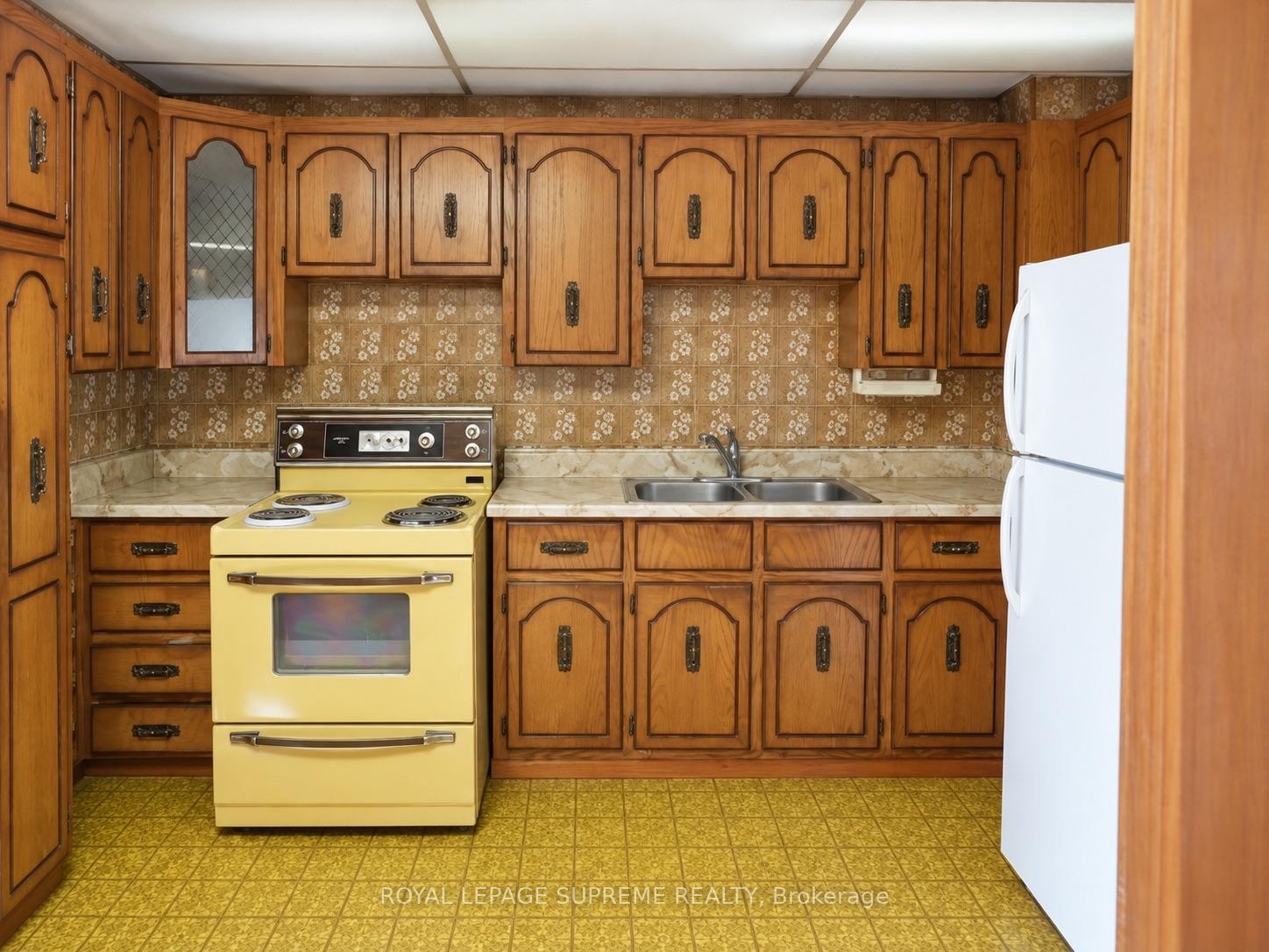 Photo 11 of 48 Mould Avenue, Toronto, Rockcliffe-Smythe — HOMEH