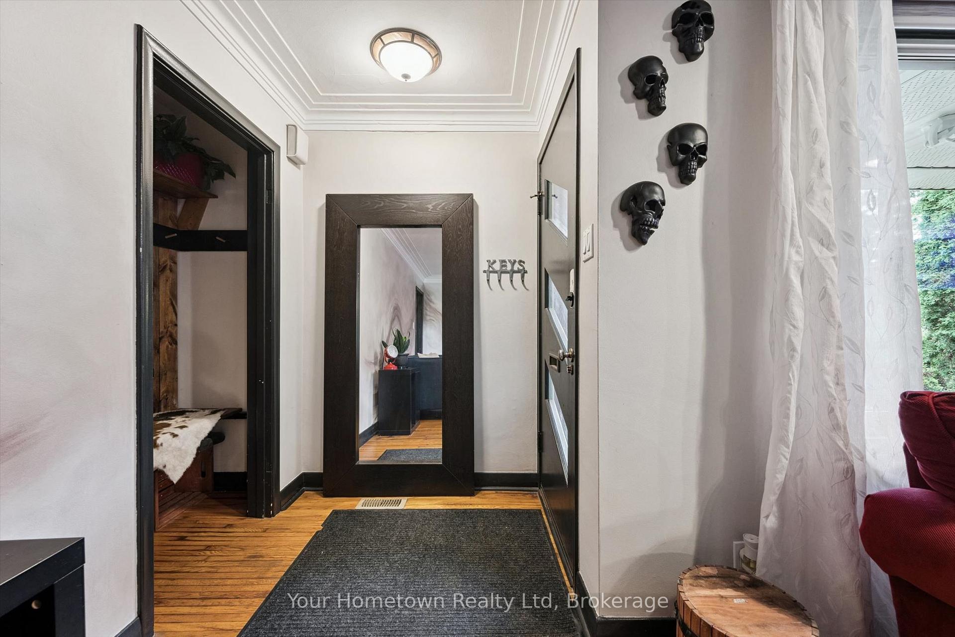 Photo 5 of 471 Garafraxa Street E, Centre Wellington, Fergus — HOMEH
