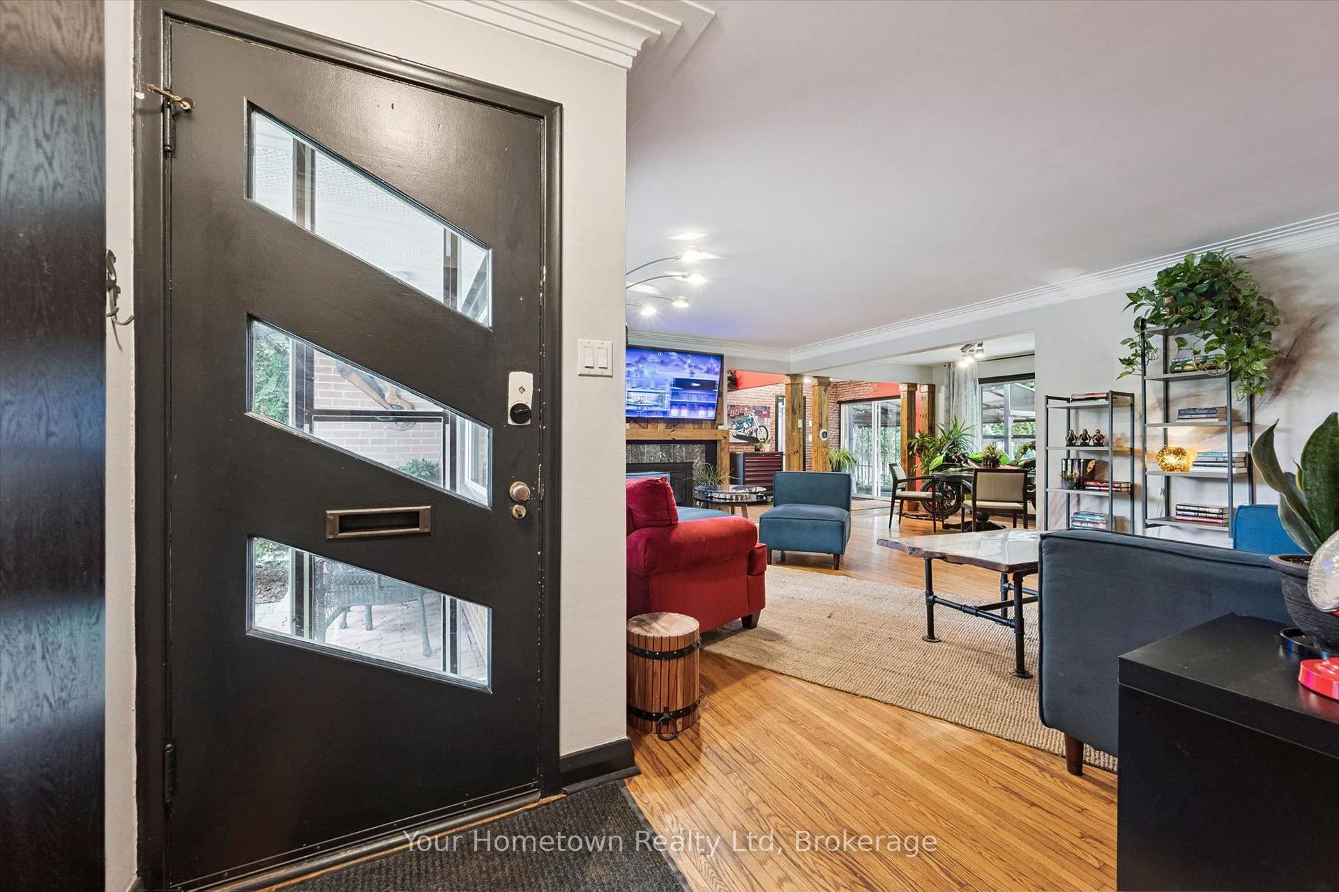 Photo 6 of 471 Garafraxa Street E, Centre Wellington, Fergus — HOMEH