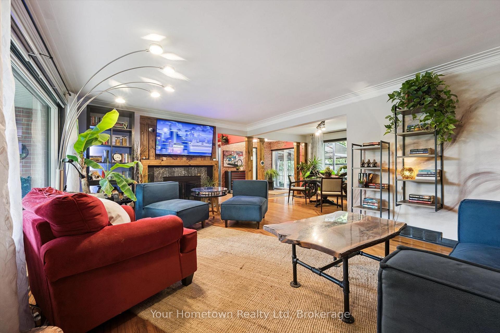 Photo 7 of 471 Garafraxa Street E, Centre Wellington, Fergus — HOMEH