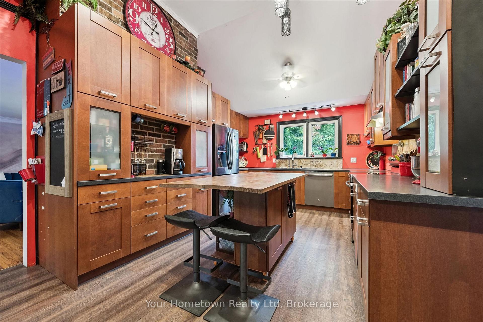 Photo 14 of 471 Garafraxa Street E, Centre Wellington, Fergus — HOMEH