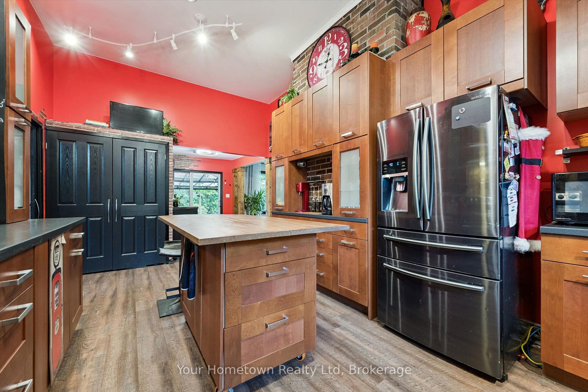 Photo 17 of 471 Garafraxa Street E, Centre Wellington, Fergus — HOMEH