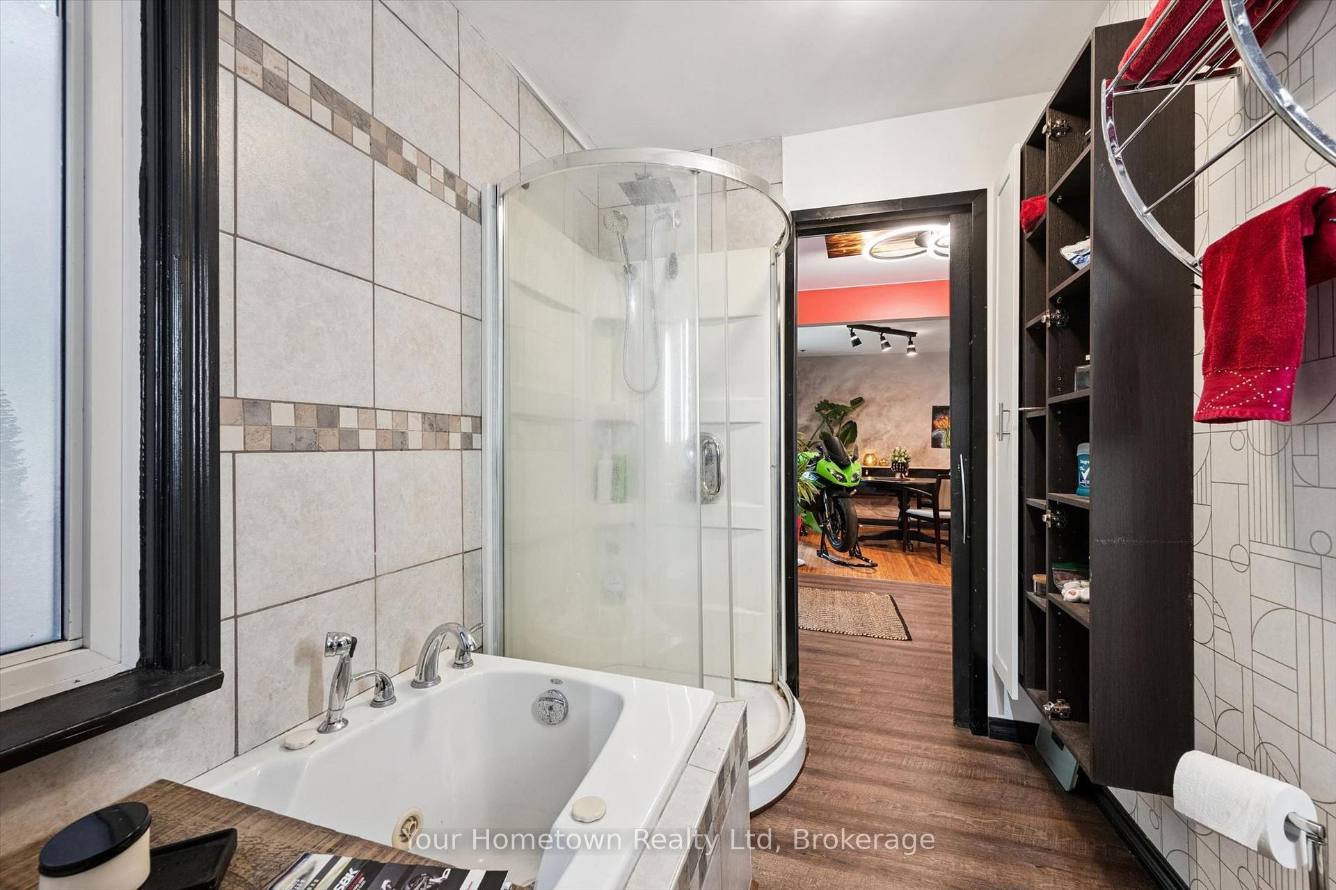 Photo 23 of 471 Garafraxa Street E, Centre Wellington, Fergus — HOMEH