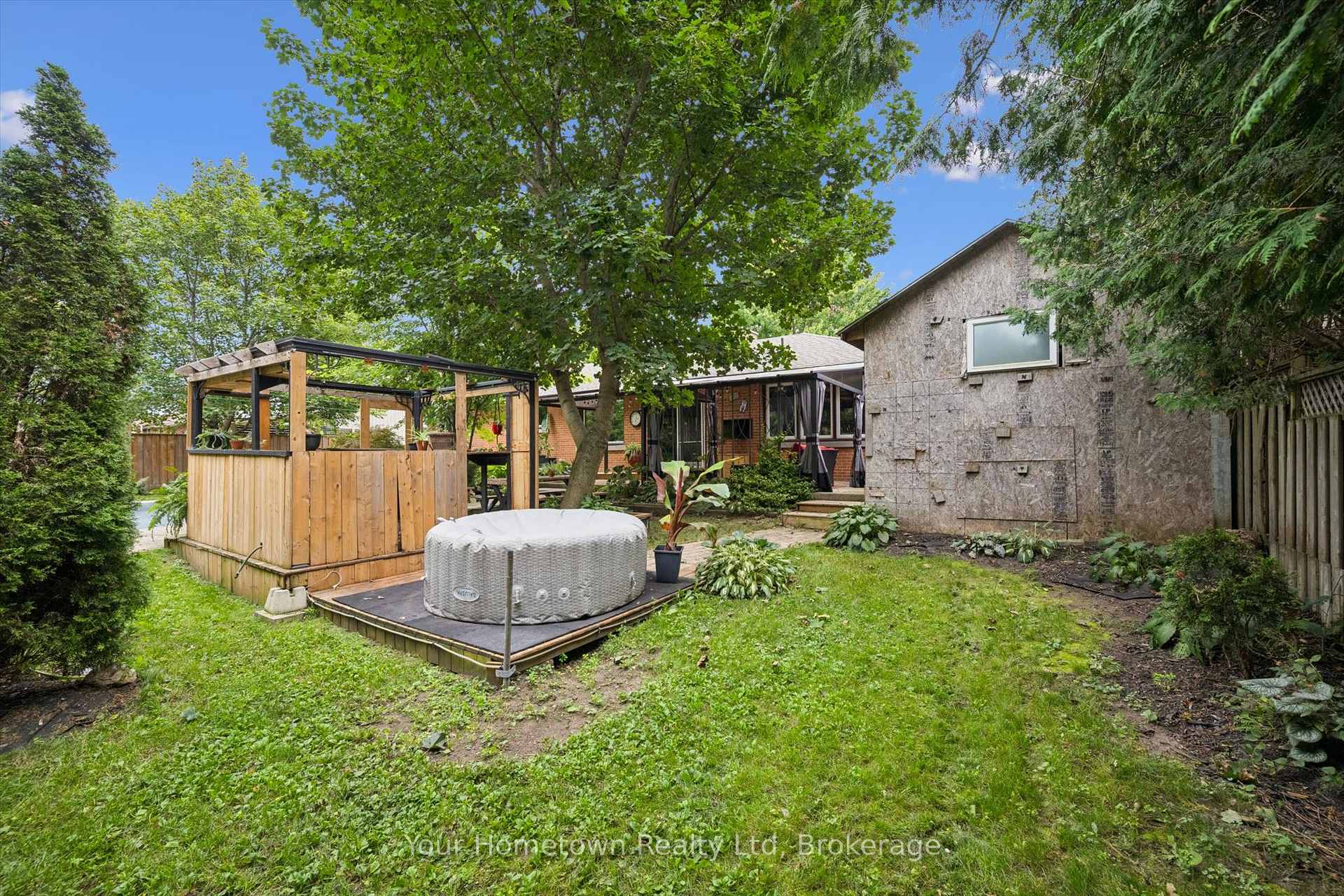 Photo 38 of 471 Garafraxa Street E, Centre Wellington, Fergus — HOMEH