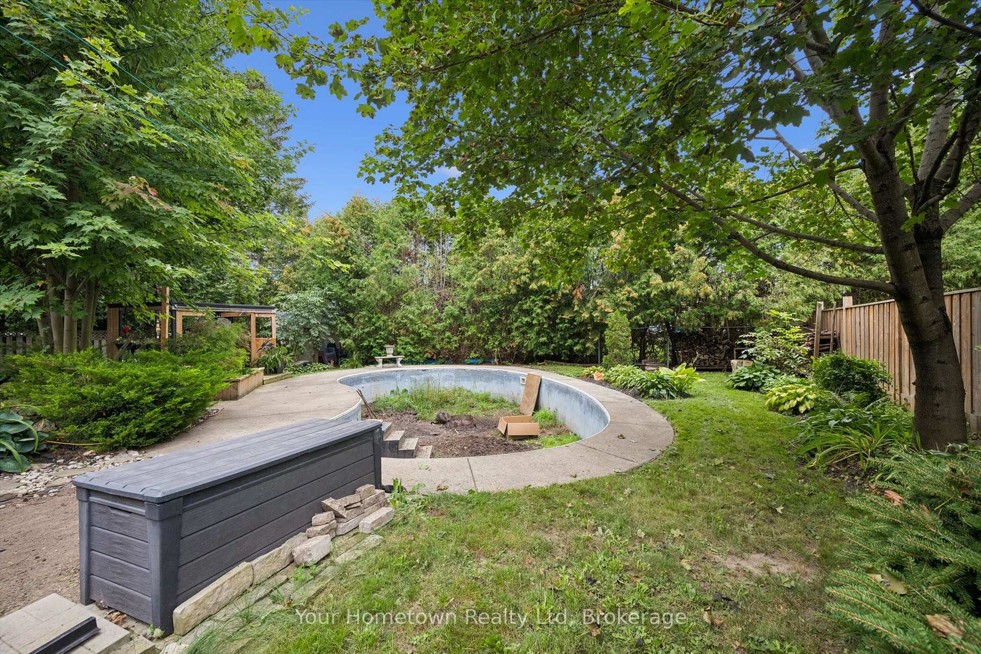 Photo 41 of 471 Garafraxa Street E, Centre Wellington, Fergus — HOMEH
