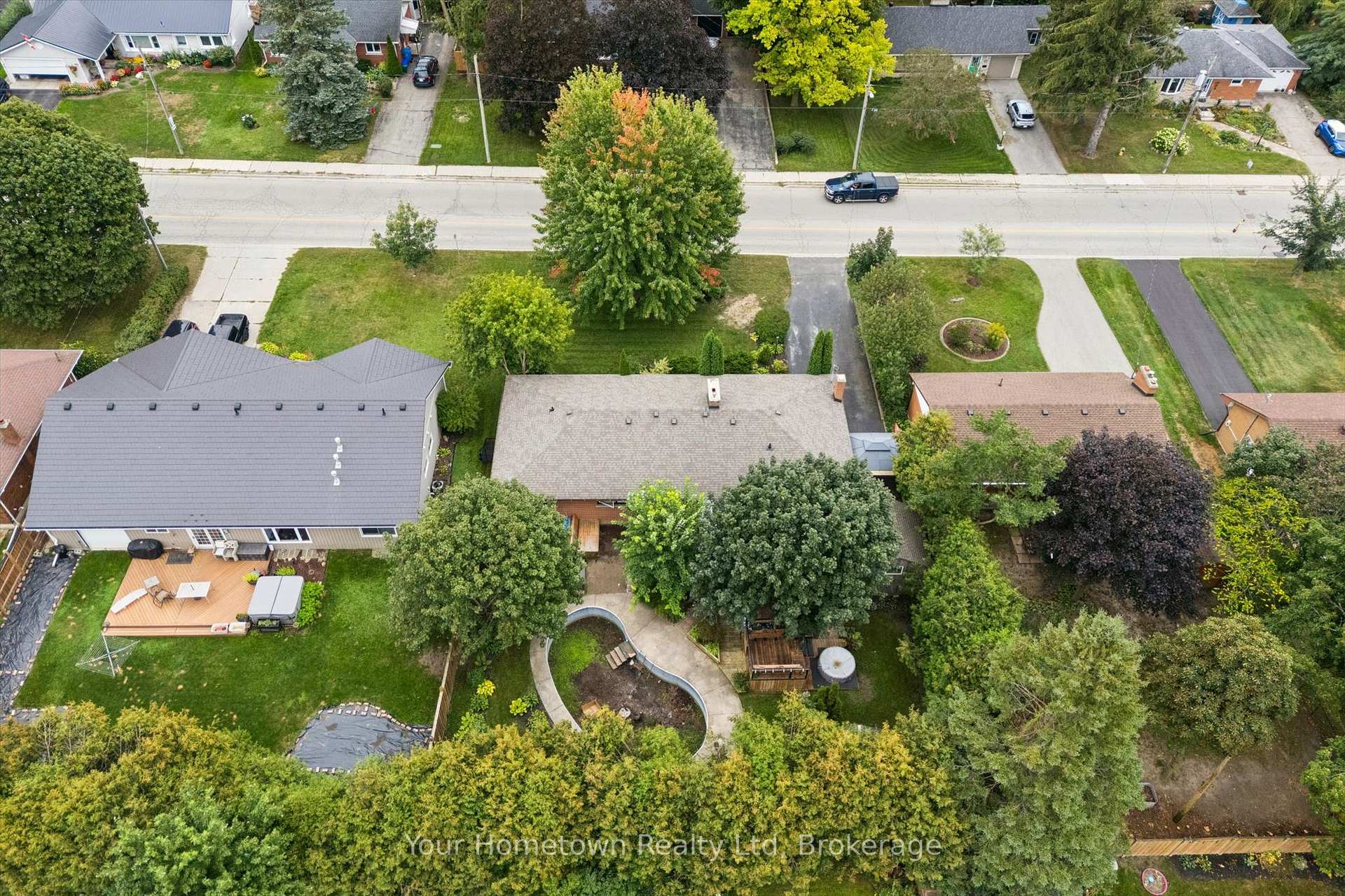 Photo 39 of 471 Garafraxa Street E, Centre Wellington, Fergus — HOMEH