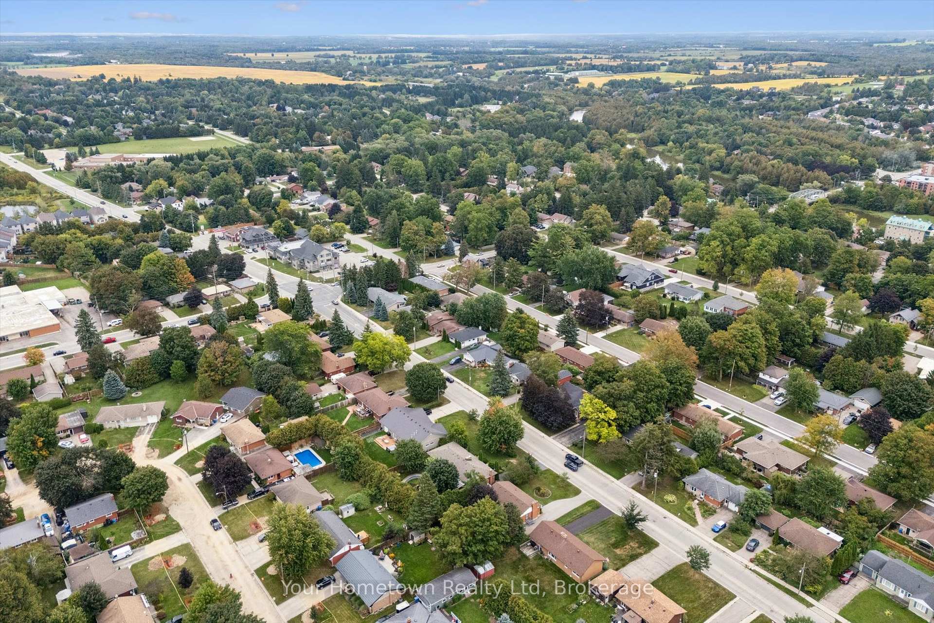 Photo 45 of 471 Garafraxa Street E, Centre Wellington, Fergus — HOMEH