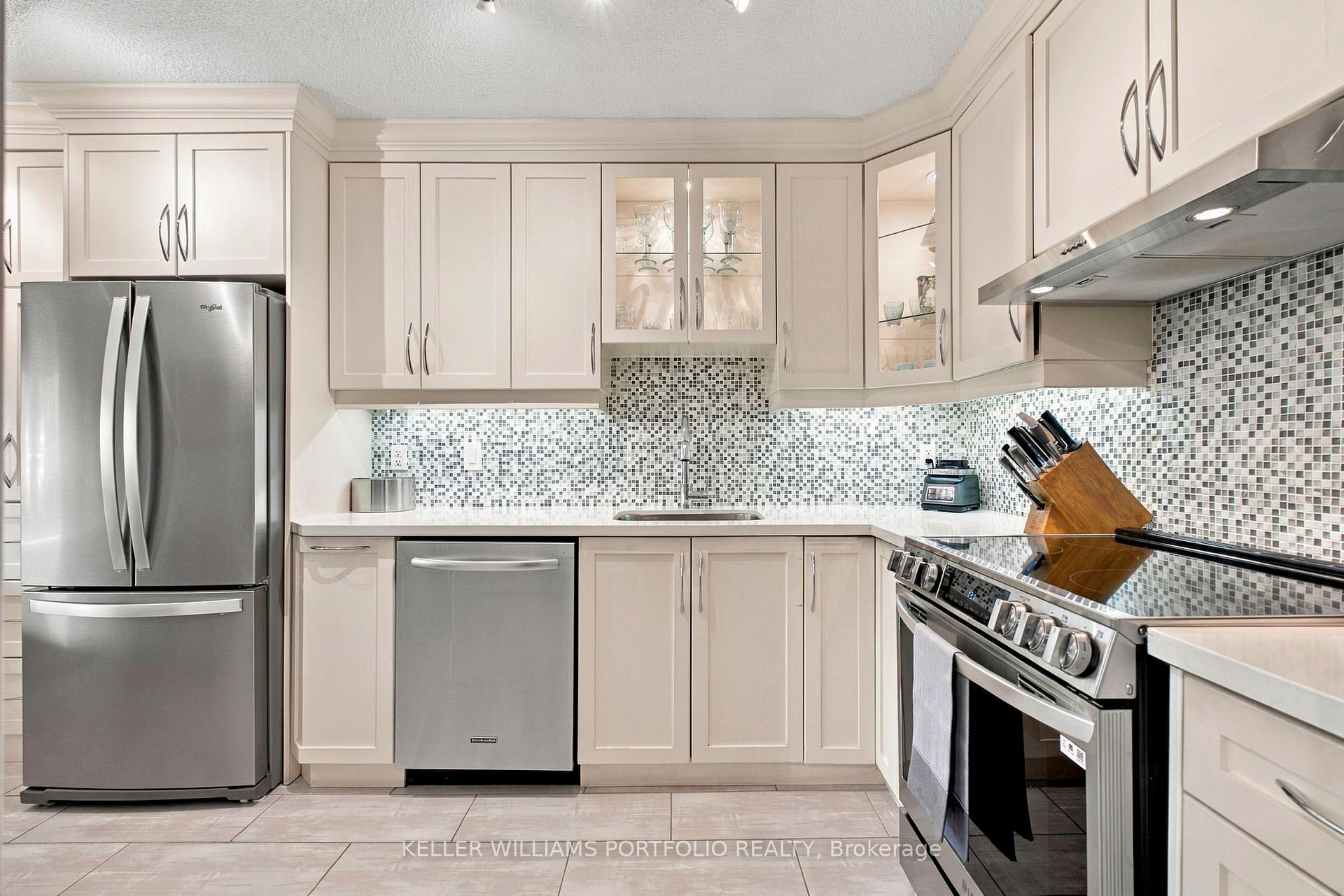Photo 11 of Unit 101, 260 Scarlett Road, Toronto, Rockcliffe-Smythe — HOMEH