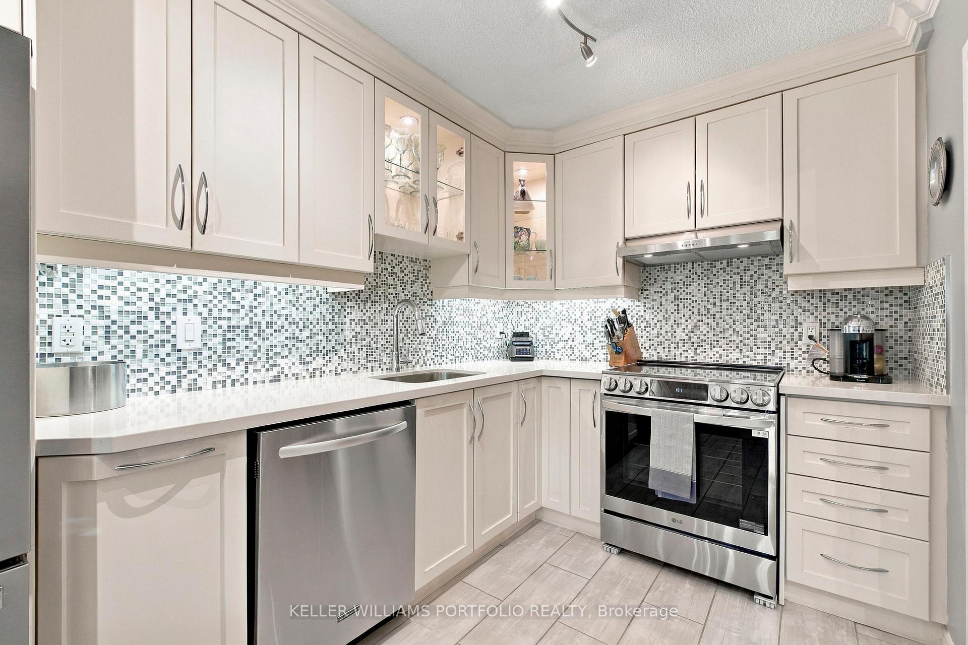 Photo 13 of Unit 101, 260 Scarlett Road, Toronto, Rockcliffe-Smythe — HOMEH