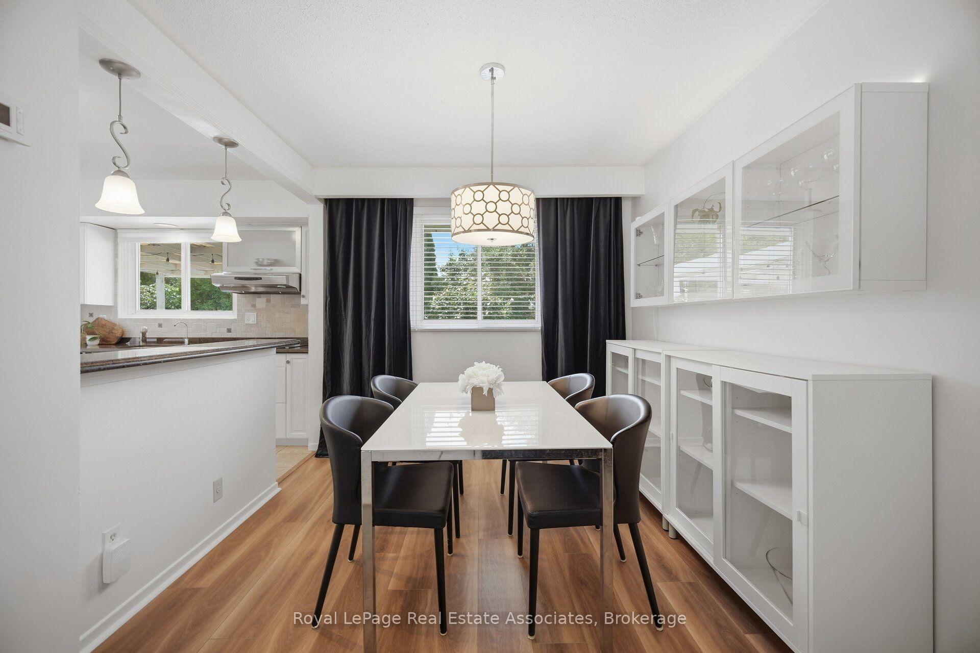 Photo 8 of 2452 Yarmouth Crescent, Oakville, West — HOMEH