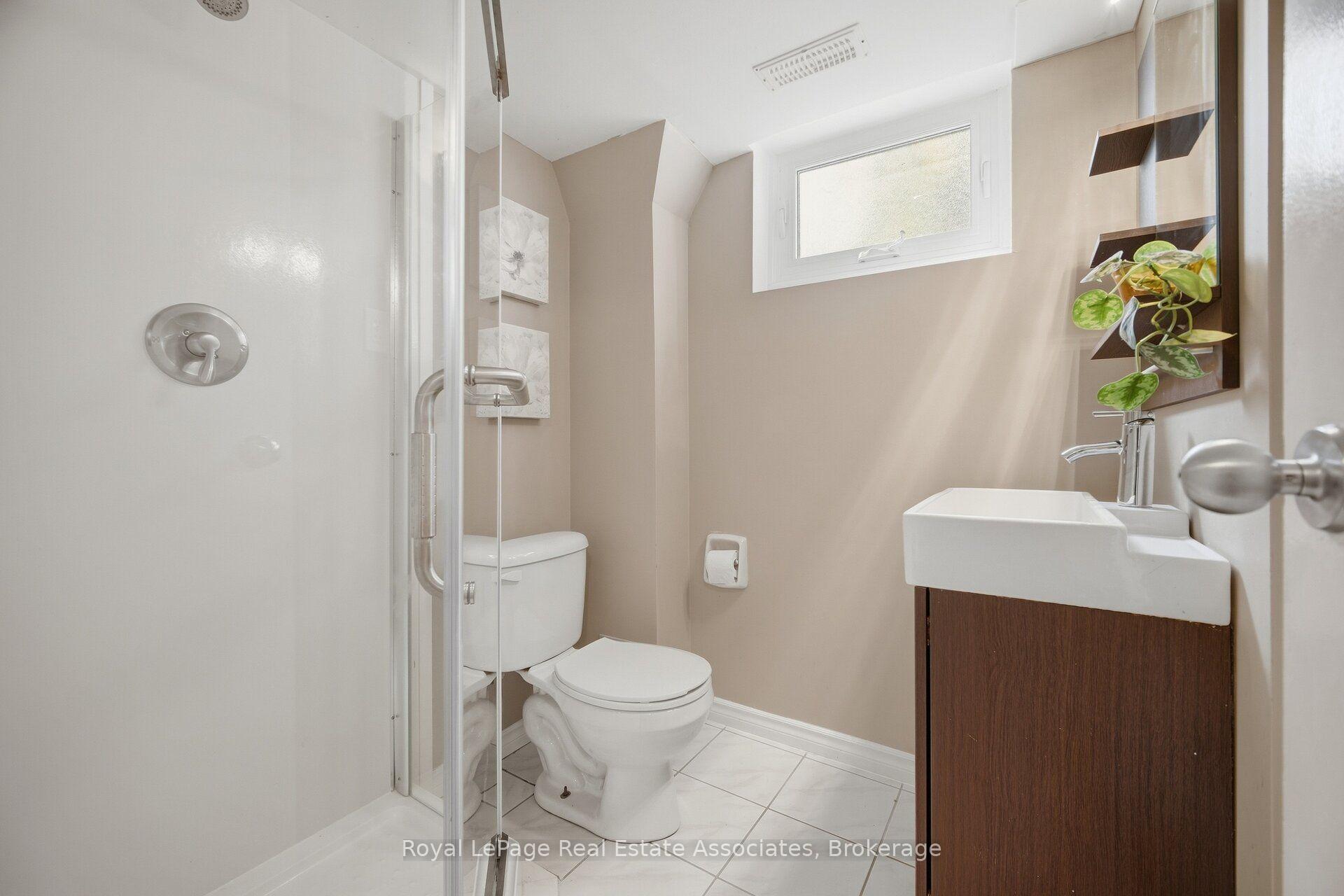 Photo 27 of 2452 Yarmouth Crescent, Oakville, West — HOMEH