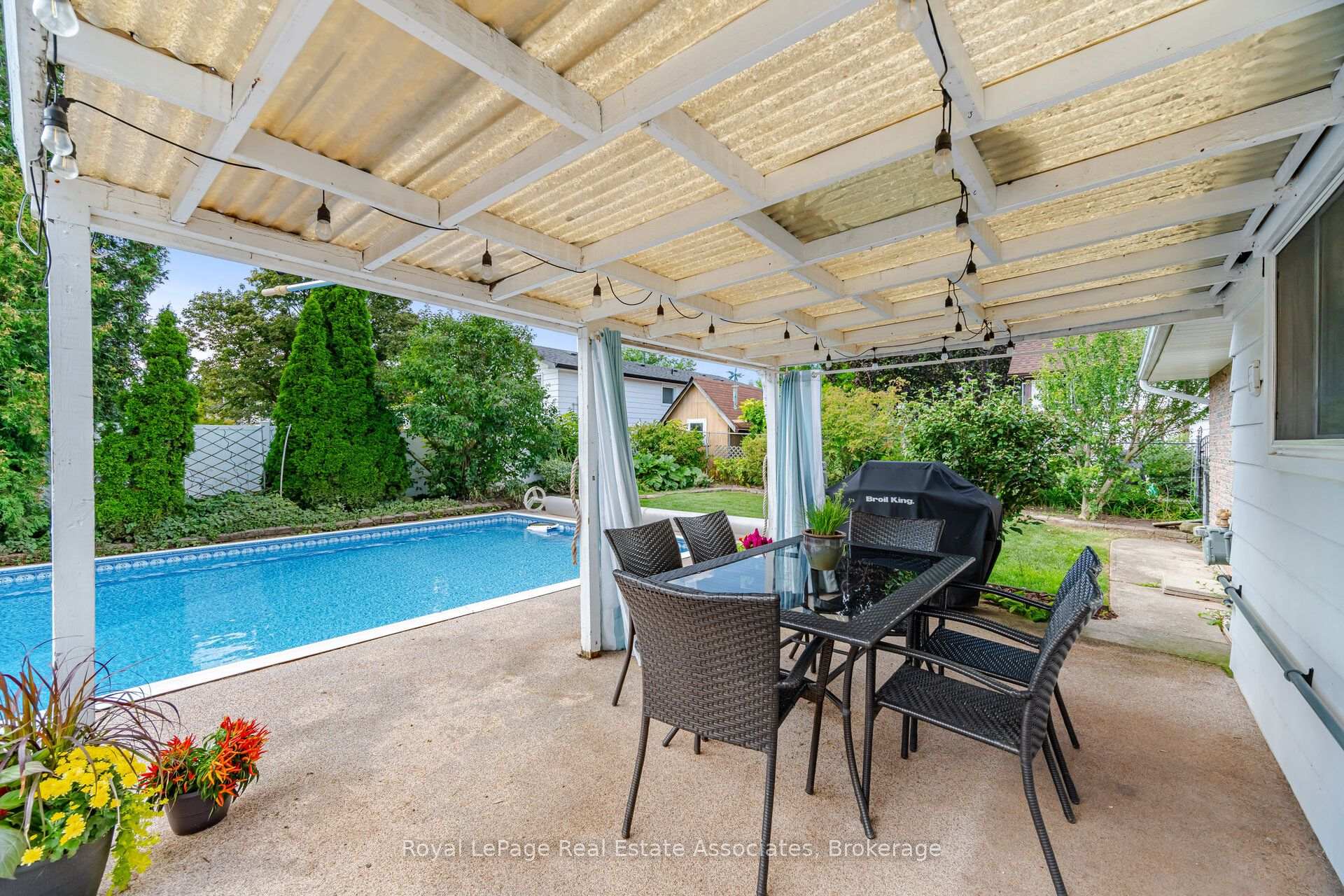 Photo 28 of 2452 Yarmouth Crescent, Oakville, West — HOMEH